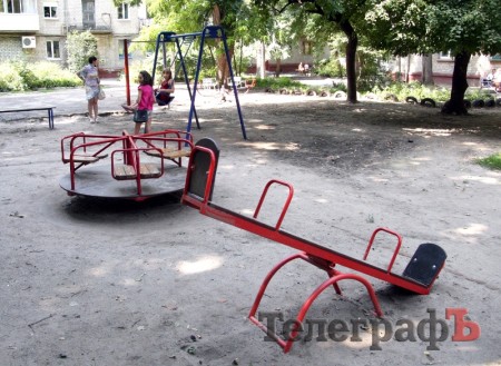 До конца месяца в Кременчуге установят 12 детских площадок