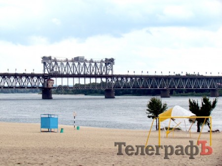 Возле центрального пляжа в Кременчуге три девушки избили сверстницу