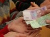 Напуганные скачком доллара украинцы массово забирают из банков депозиты