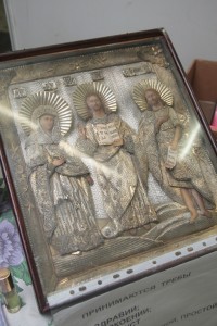 В Кременчуг привезли исцеляющие от пьянства и болезней иконы и святые мощи (Фото, ВИДЕО)