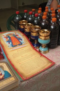 В Кременчуг привезли исцеляющие от пьянства и болезней иконы и святые мощи (Фото, ВИДЕО)