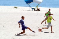 В Кременчуге проходят соревнования по пляжному футболу среди детей