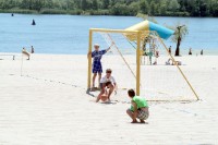 В Кременчуге проходят соревнования по пляжному футболу среди детей