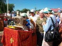 В церкви Серафима Cаровского прихожане смогли приложиться к мощам мученика Вонифатия (ФОТО, ВИДЕО)