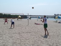 ПЛЯЖНЫЙ ВОЛЕЙБОЛ. Очередные победы «TeleTRADE» у женщин и КВСЗ-1 у мужчин (ФОТО).