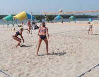 ПЛЯЖНЫЙ ВОЛЕЙБОЛ. Очередные победы «TeleTRADE» у женщин и КВСЗ-1 у мужчин (ФОТО).