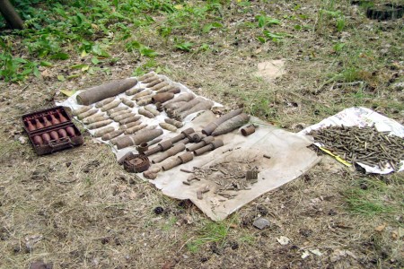 На Полтавщине обезвредили целый арсенал боеприпасов