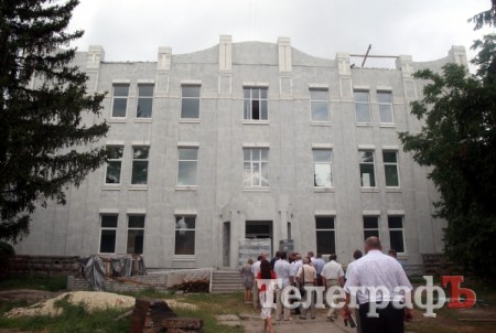 До конца года в Кременчугском краеведческом музее сделают крышу, фасад и систему вентиляции