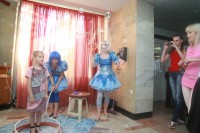 Кременчугских металлургов поздравили Олег Кензов и Олег Скрипка (Фоторепортаж)