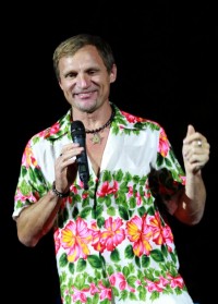 Кременчугских металлургов поздравили Олег Кензов и Олег Скрипка (Фоторепортаж)