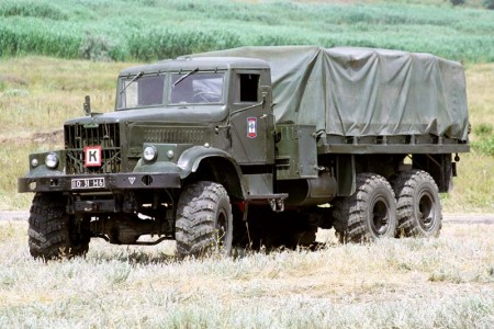 Автомобиль-вездеход КрАЗ-255Б: 45 лет на боевом марше!