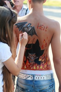 По Кременчугу бегал Аватар и вышагивала Королева (Фото , Видео)