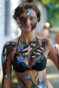 По Кременчугу бегал Аватар и вышагивала Королева (Фото , Видео)