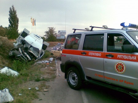 В Крыму попала в аварию кременчугская маршрутка: 4 пострадавших (дополнено, ФОТО)