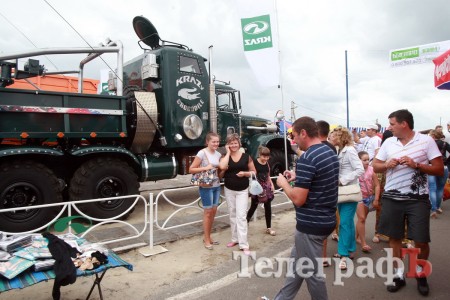 «КрАЗ крокодил» и казацкий хутор от «Кременчугмясо» произвели фурор на Сорочинской ярмарке