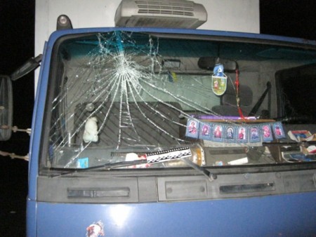 Маршрутка «Киев-Полтава» врезалась в грузовик: один пассажир погиб, 15 травмировано