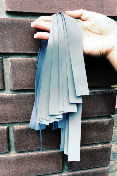 Кременчугская ГАИ раздала юным пешеходам светоленты (ФОТО)