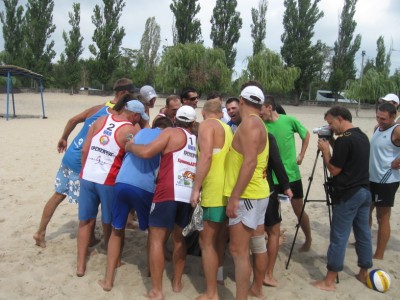 ПЛЯЖНЫЙ ВОЛЕЙБОЛ. Победителем стал коллектив вагоностроительного завода.