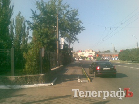 Чудеса кременчугской парковки (часть 3)  (7 фото)