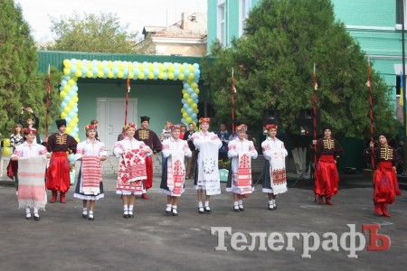 Перший дзвоник пролунав сьогодні в усіх школах Кременчука (Фото)