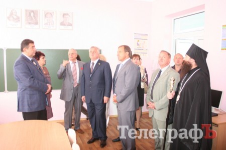 Перший дзвоник пролунав сьогодні в усіх школах Кременчука (Фото)