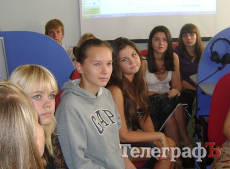В Кременчугском педучилище провели телемост с гимназией Петербурга