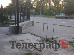 «Городской сад» в Кременчуге стал напоминать скорее лес после урагана (ФОТО)