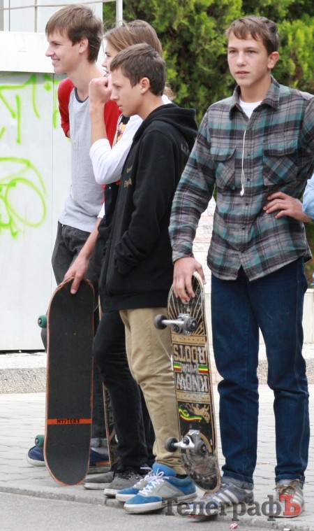 В Кременчуге прошли городские соревнования по скейтбордингу (ФОТО)