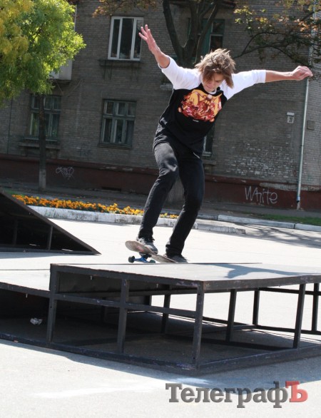 В Кременчуге прошли городские соревнования по скейтбордингу (ФОТО)