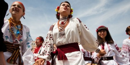 В полтавском параде вышиванок приняли участие более 2 тыс человек