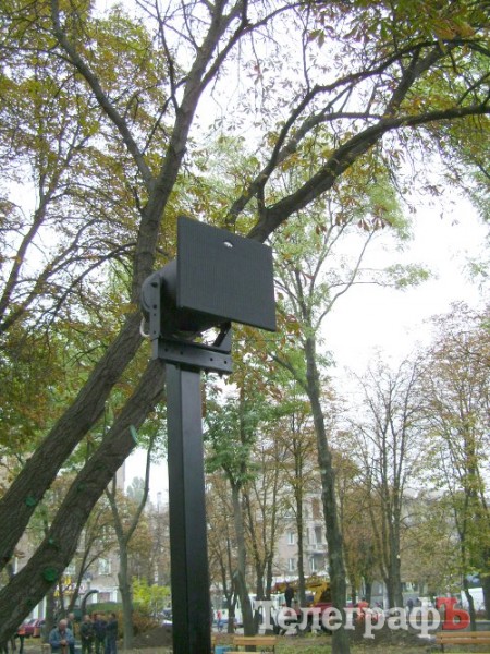 Фонтан в сквере Октябрьский в Кременчуге уже «запел» (ВИДЕО)