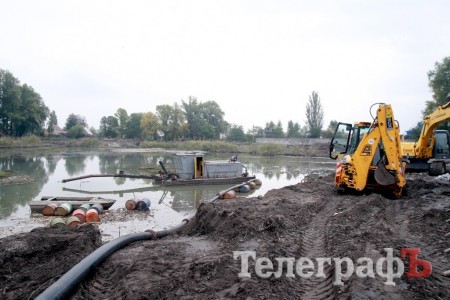 В «Городском саду» начали чистить озеро (ФОТО)