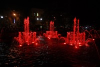В сквере «Октябрьский» заработал свето-музыкальный фонтан (Видео, Фото)