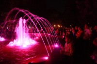 В сквере «Октябрьский» заработал свето-музыкальный фонтан (Видео, Фото)