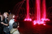 В сквере «Октябрьский» заработал свето-музыкальный фонтан (Видео, Фото)
