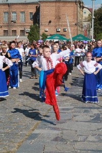 В Кременчуге на площади Победы прошел флеш-моб «Майданс» (Видео, фото)