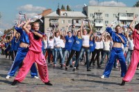 В Кременчуге на площади Победы прошел флеш-моб «Майданс» (Видео, фото)