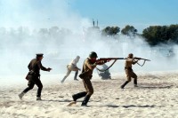 Кременчужанам показали реконструкцию боя освобождения города от немецко-фашистских захватчиков (Видео, фото)