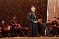 В Кременчуге 30 джигитов из Кутаиси танцевали с мечами, метали ножи и даже исполнили... гопак (ФОТО)