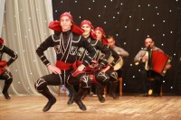 В Кременчуге 30 джигитов из Кутаиси танцевали с мечами, метали ножи и даже исполнили... гопак (ФОТО)