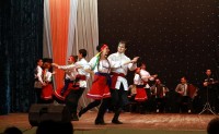В Кременчуге 30 джигитов из Кутаиси танцевали с мечами, метали ножи и даже исполнили... гопак (ФОТО)