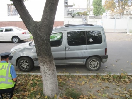 В Кременчуге под колёса Peugeot Partner попал шестиклассник (ФОТО)