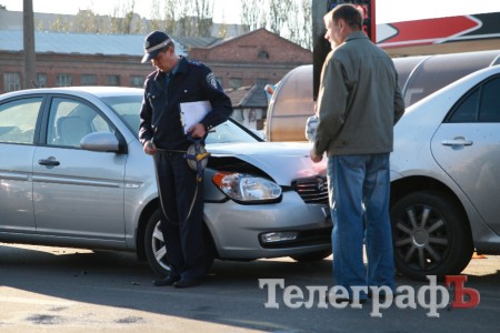 В Кременчуге у «Кредмаша» столкнулись четыре автомобиля (ФОТО)