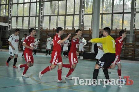 МИНИ-ФУТБОЛ. Результаты матчей и бенефис "Лукаса"