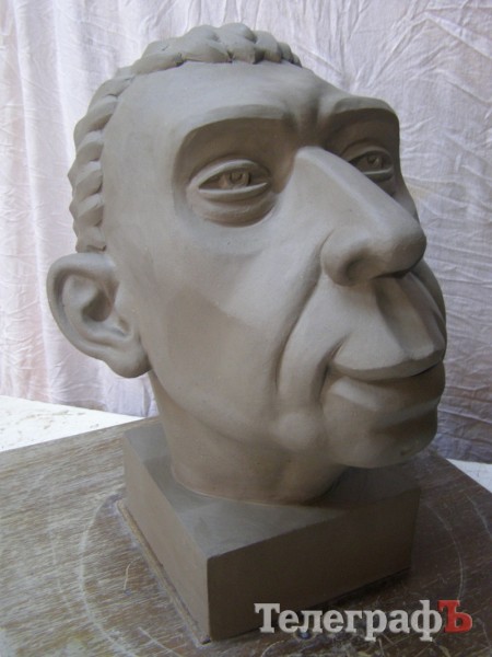 Комсомольский скульптор Олег Рябо представил «Телеграфу» свои новые работы
