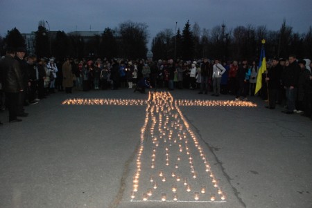 В Кременчуге почтили память жертв голодомора В Кременчуге почтили память жертв голодомора