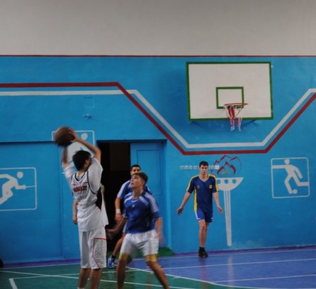 Визначилися кращi в першостi Крюківського району з баскетболу