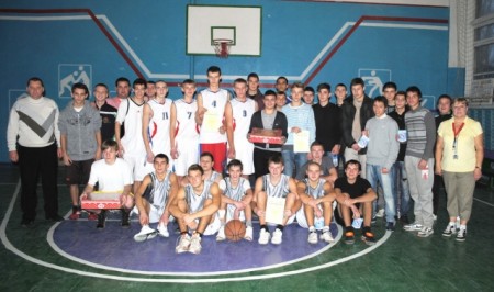 Визначилися кращi в першостi Крюківського району з баскетболу