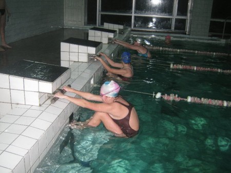 Змагання з плавання та турнір з шахів