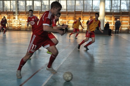 МИНИ-ФУТБОЛ. Неожиданными результатами завершился I круг в высшей лиге